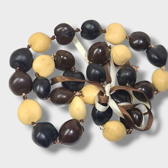 Vintage Hawaiian Kukui Nut Lei Necklace 32"‎ - Picture 1 of 7